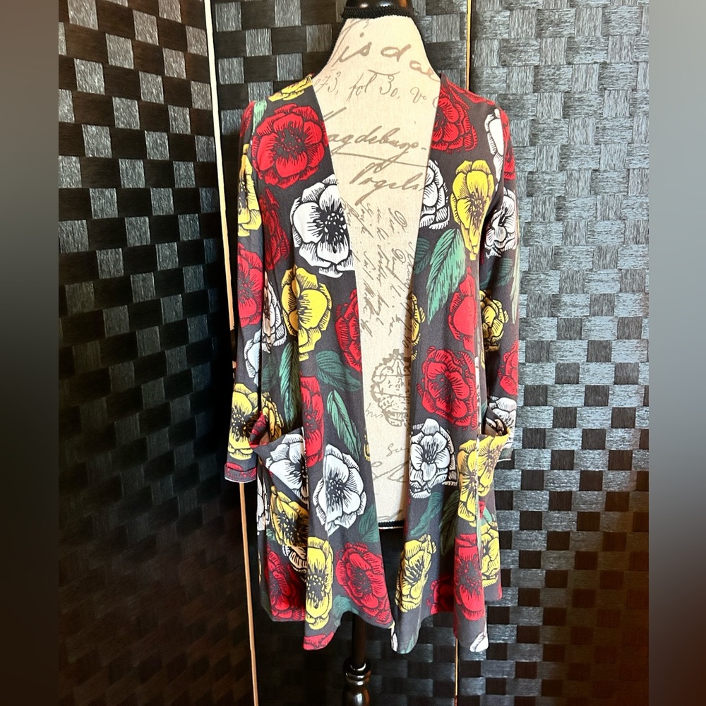 Lularoe floral Caroline Small